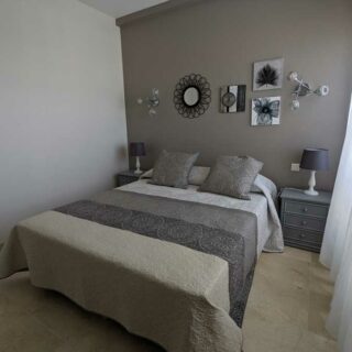 Chambre avec lit double - Appart Hôtel à Valras vue sur la mer