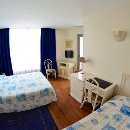 chambre pour 3 personnes vue mer valras