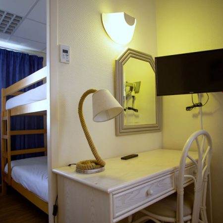 Chambres familiales avec coin cabine a valras