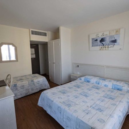 chambre pour 3 personnes vue mer valras
